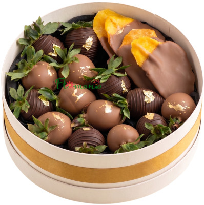 Набор клубники в шоколаде с сушеным манго «Золотой закат»